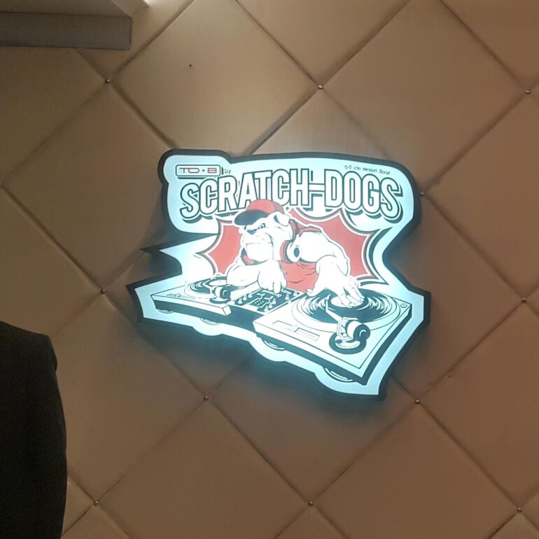 scratch dog